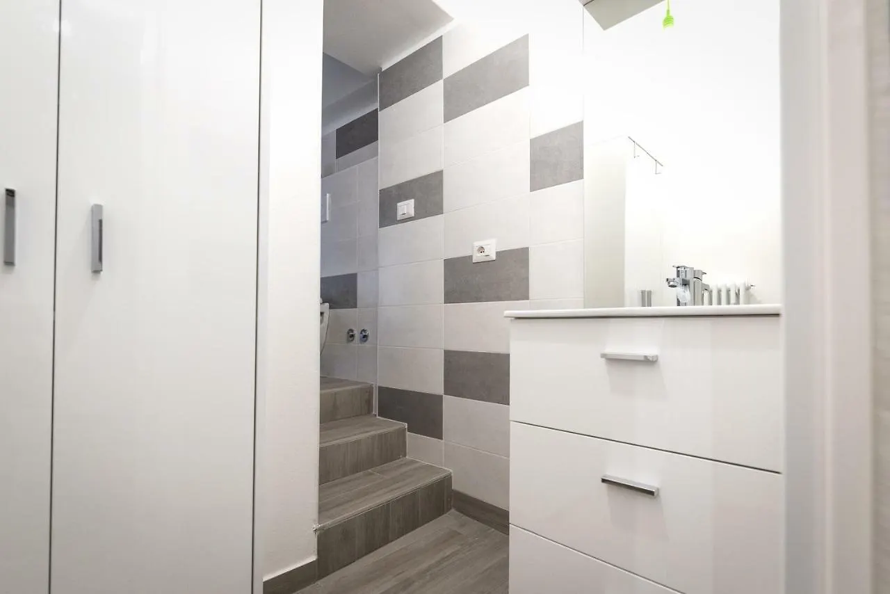 Apartamento Daniel House Bellano Italia